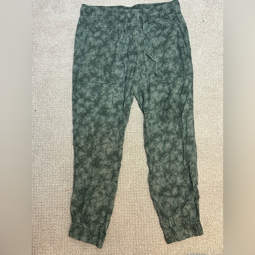 Orvis Relaxed Fit Green Digital Camo Pants